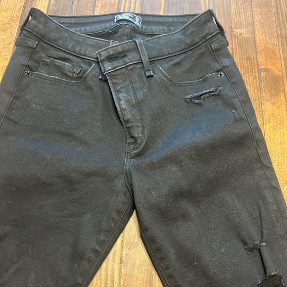 Black NWOT Abercrombie and Finch, skinny, holy, frayed ankle, denim jean size 25 - Picture 2 of 3